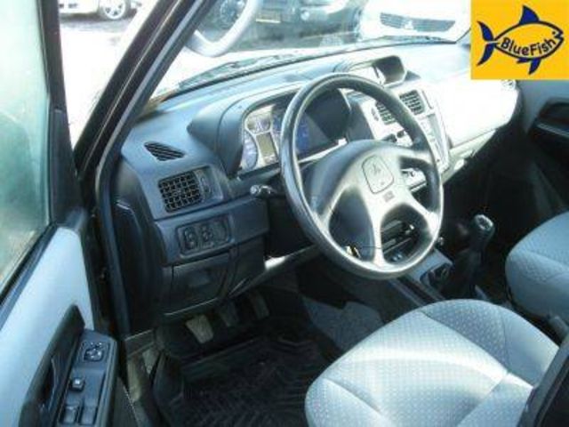 2003 Mitsubishi Pajero