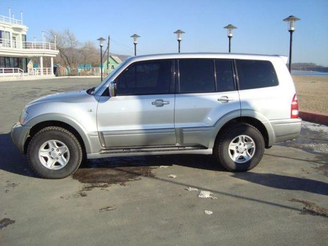 2003 Mitsubishi Pajero