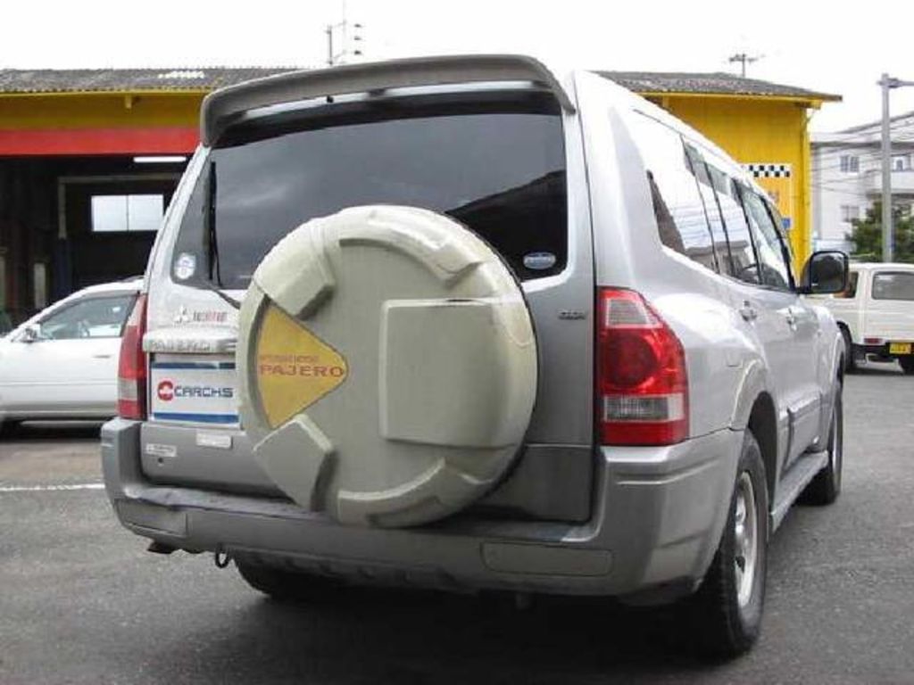 2003 Mitsubishi Pajero