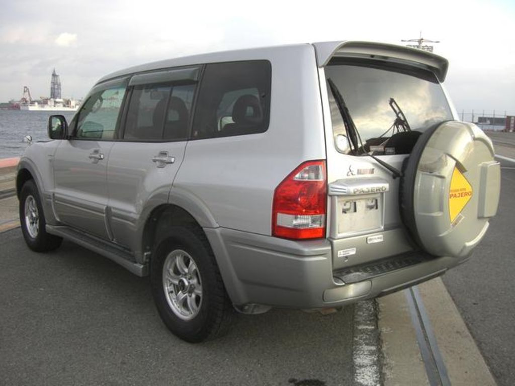 2003 Mitsubishi Pajero