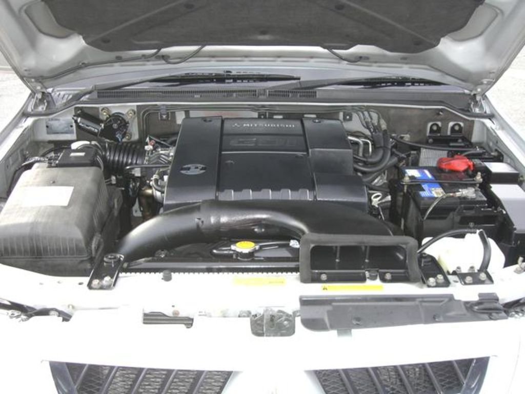 2003 Mitsubishi Pajero