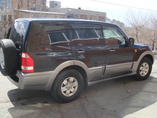 2003 Mitsubishi Pajero