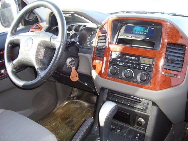 2003 Mitsubishi Pajero