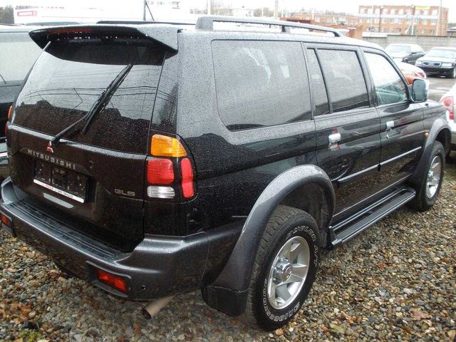 2003 Mitsubishi Pajero