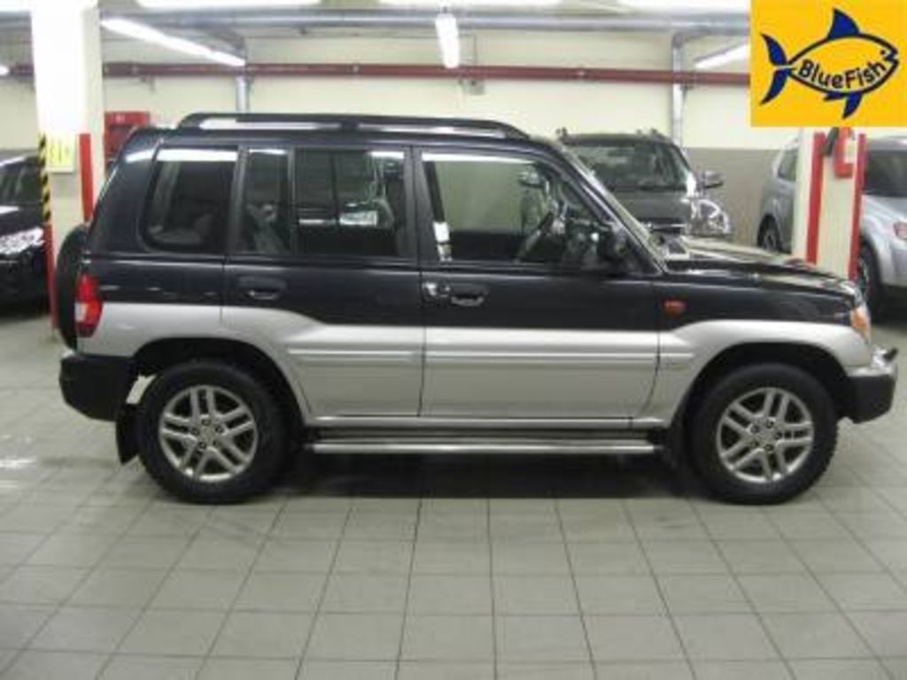 2003 Mitsubishi Pajero