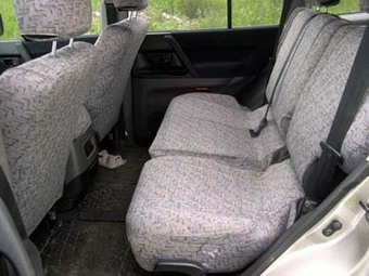2003 Mitsubishi Pajero Photos