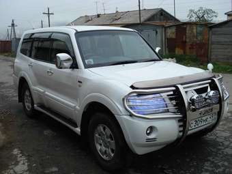 2003 Mitsubishi Pajero Pictures