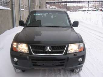 2003 Mitsubishi Pajero Pictures