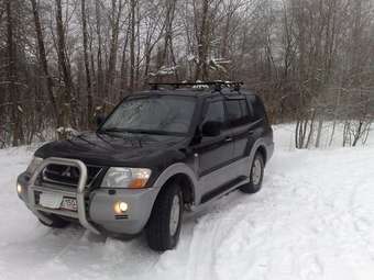 2003 Mitsubishi Pajero Pictures