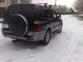 2003 Mitsubishi Pajero Photos