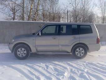 2003 Mitsubishi Pajero Pictures