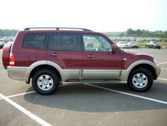 2003 Mitsubishi Pajero Photos