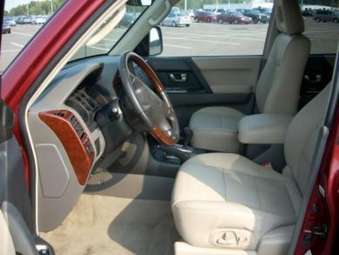 2003 Mitsubishi Pajero Photos