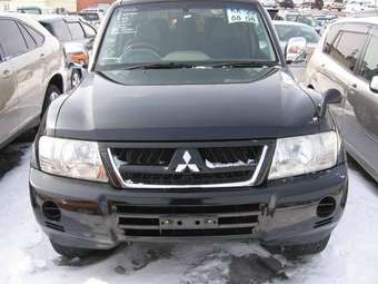 2003 Mitsubishi Pajero Photos