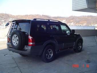 2003 Mitsubishi Pajero Pictures