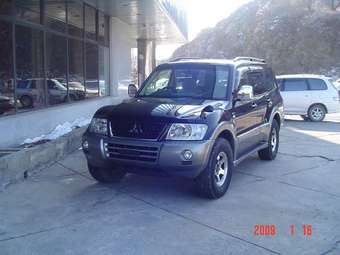 2003 Mitsubishi Pajero Photos