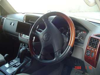 2003 Mitsubishi Pajero Pictures