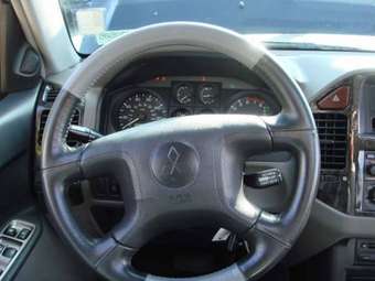 2003 Mitsubishi Pajero Pictures
