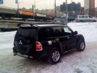 2003 Mitsubishi Pajero Photos
