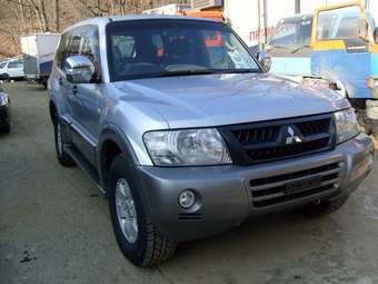 2003 Mitsubishi Pajero Images