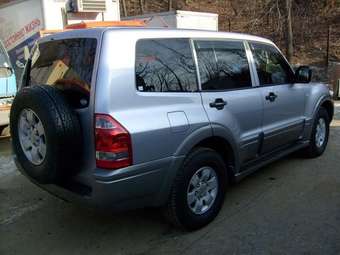 2003 Mitsubishi Pajero Pictures