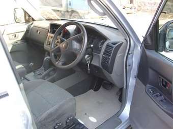2003 Mitsubishi Pajero Pictures