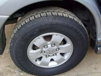 2003 Mitsubishi Pajero Photos