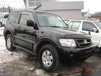 2003 Mitsubishi Pajero Pictures
