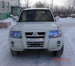 2003 Mitsubishi Pajero Photos