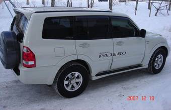 2003 Mitsubishi Pajero Images