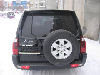 2003 Mitsubishi Pajero Photos