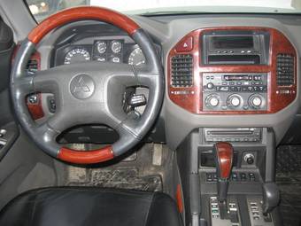 2003 Mitsubishi Pajero Pictures