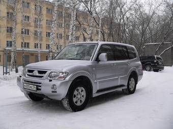 2003 Mitsubishi Pajero Images