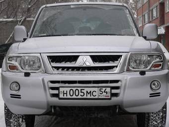 2003 Mitsubishi Pajero Pictures