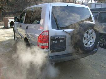 2003 Mitsubishi Pajero Pictures