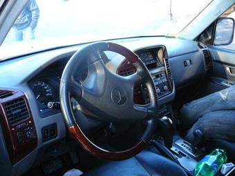 2003 Mitsubishi Pajero Photos