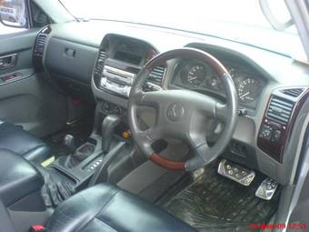 2003 Mitsubishi Pajero Pictures