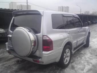 2003 Mitsubishi Pajero Photos