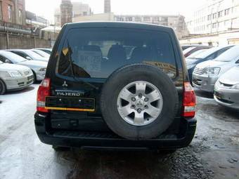 2003 Mitsubishi Pajero Pictures