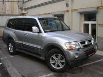 2003 Mitsubishi Pajero Pictures