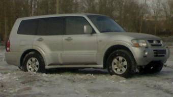 2003 Mitsubishi Pajero Pictures