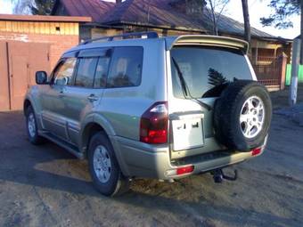 2003 Mitsubishi Pajero Photos