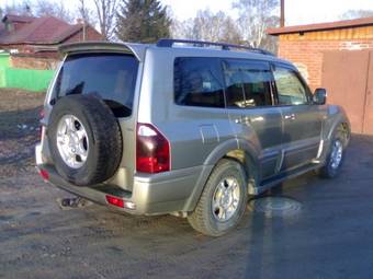 2003 Mitsubishi Pajero Photos