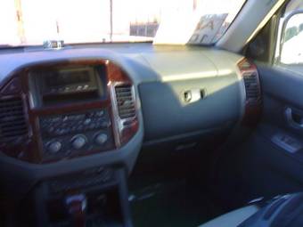 2003 Mitsubishi Pajero Photos