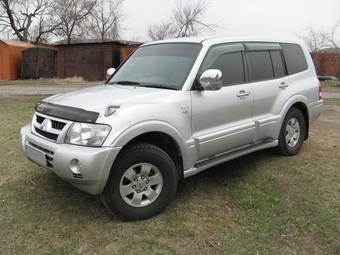 2003 Mitsubishi Pajero Pictures