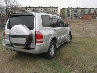 2003 Mitsubishi Pajero Pictures
