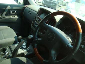2003 Mitsubishi Pajero Pictures