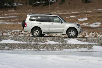 2003 Mitsubishi Pajero