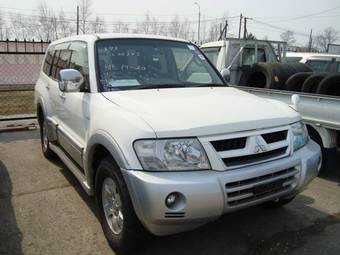 2003 Mitsubishi Pajero Photos