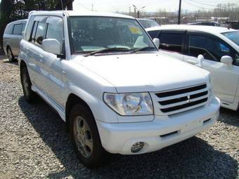 2003 Mitsubishi Pajero Pictures